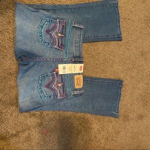 NWT girls Levi’s jeans in a size 6